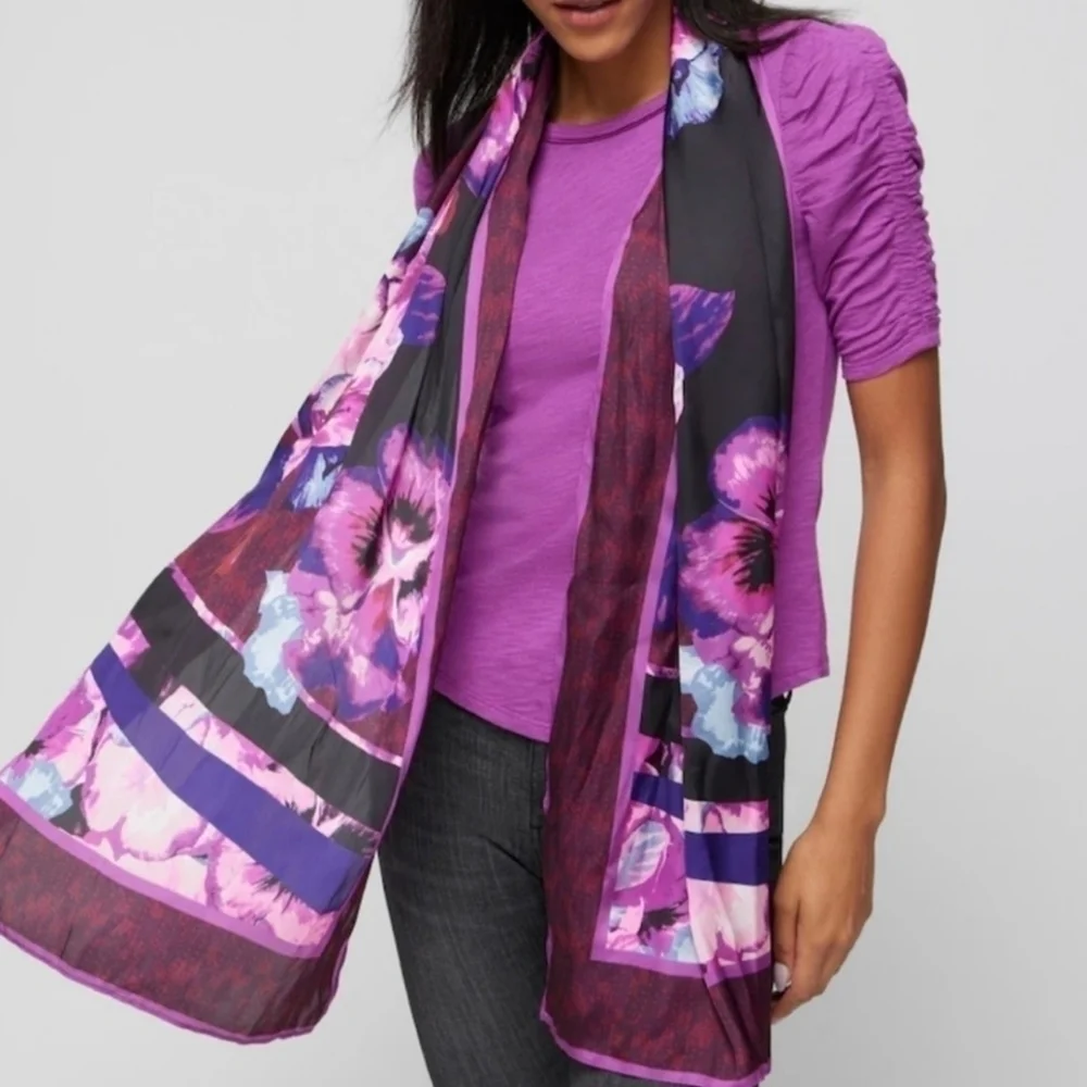 NWT White House Black Market Viola Oblong Scarf